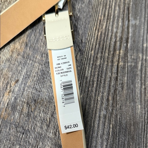 Calvin Klein Beige Leather Belt with Gold Buckle - Picture 3 of 11